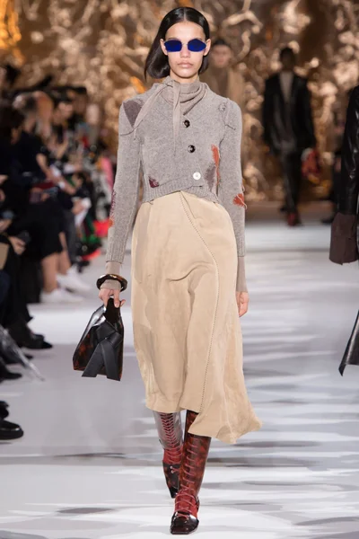Look 19